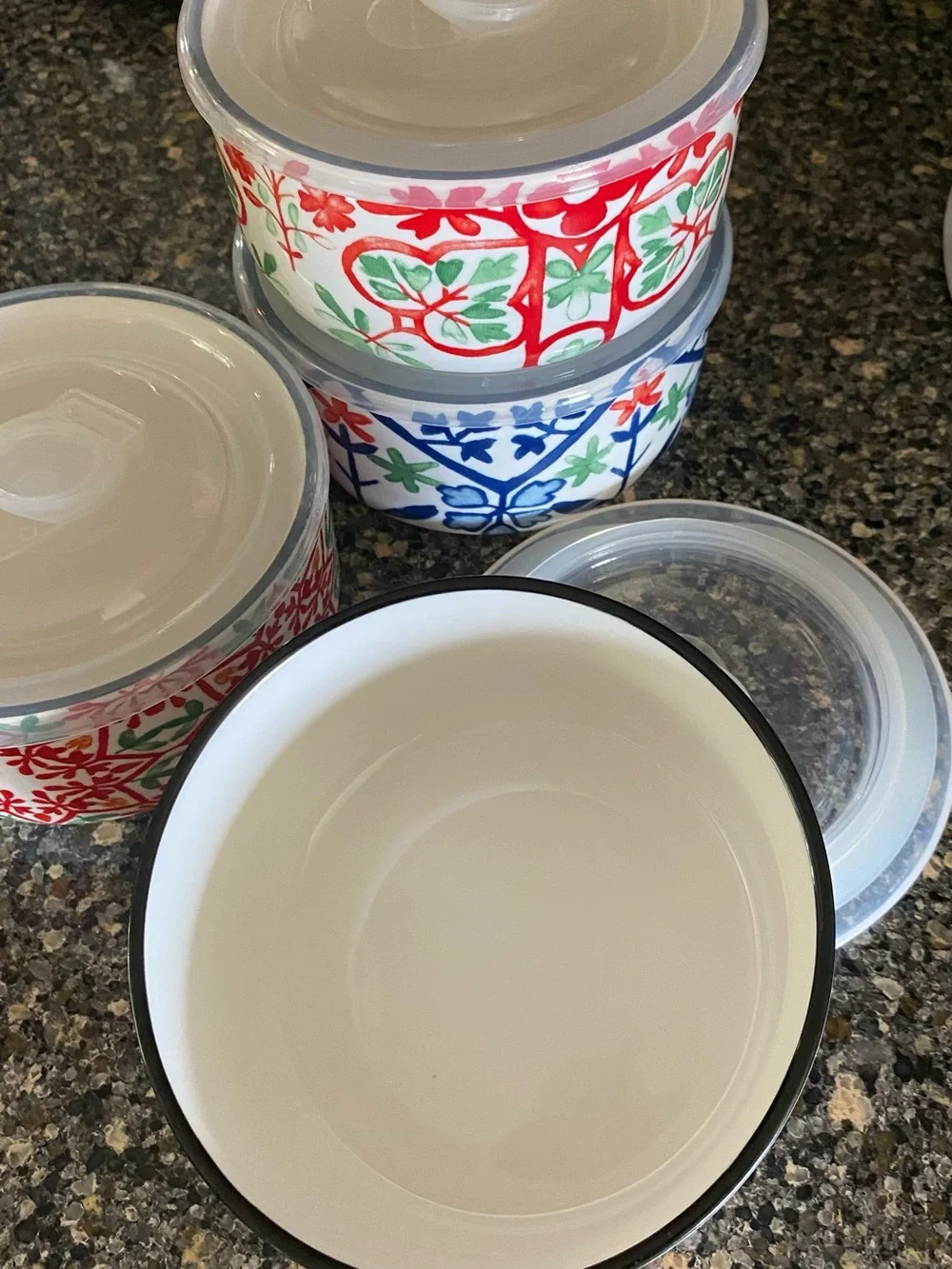 20oz bowls with lids (4)